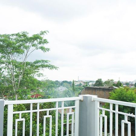 Kost Eksklusif Teduh Pansiyon Salakan Dış mekan fotoğraf